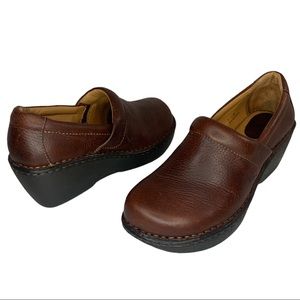 Born Toby Duo Brown Leather Clogs Size 8